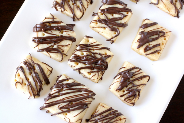 Chocolate Drizzled Shortbread Bites