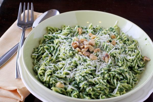 Pasta with Kale and Walnut Pesto