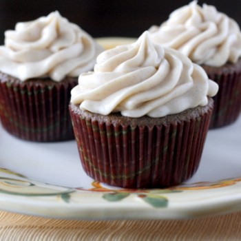 Chocolate Chai Cupcakes with Cinnamon Cream Cheese Frosting