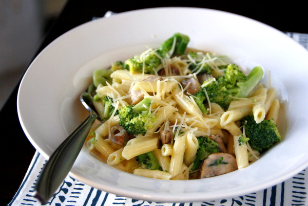 Cheesy Penne with Broccoli and Chicken Sausage