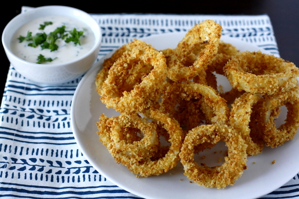 Baked Onion Rings with Chipotle Ranch Dressing