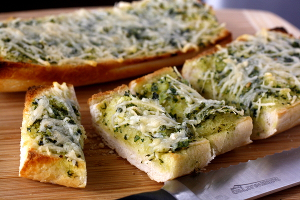 Basil Butter Garlic Bread