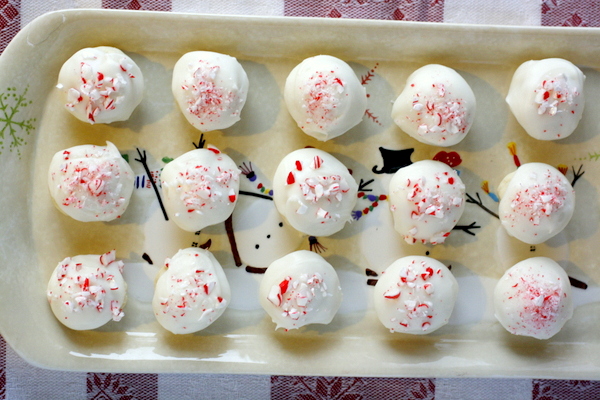 Peppermint Snowball Cookies