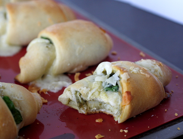 Spinach, Mozzarella, and Pesto Roll-Ups