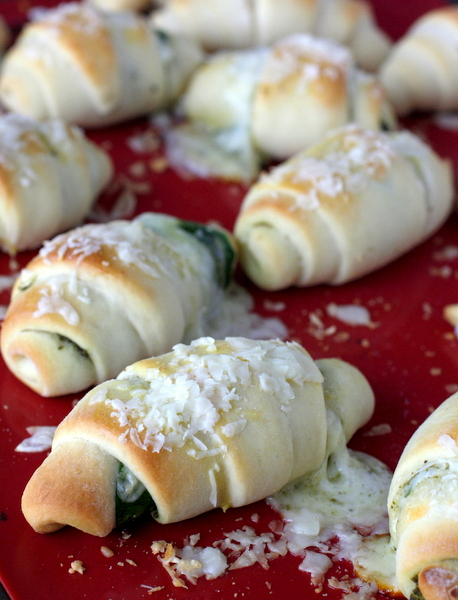 Spinach, Mozzarella, and Pesto Roll-Ups