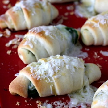 Spinach, Mozzarella, and Pesto Roll-Ups