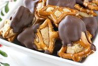 Peanut Butter Pretzel Bites