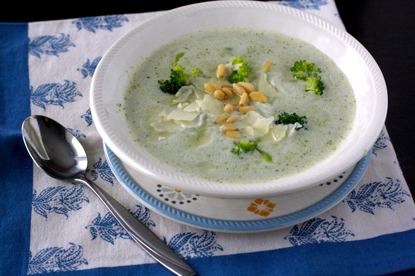 Creamy Broccoli and White Bean Soup