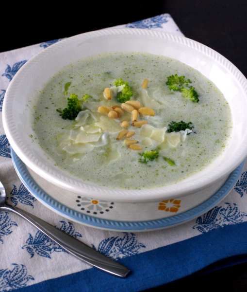 Creamy Broccoli and White Bean Soup