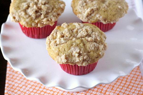 Cinnamon Crumb Banana Muffins