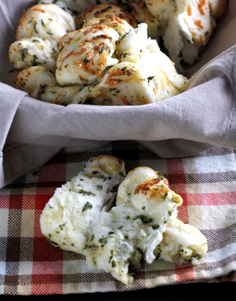 Garlic Herb and Cheese Pull-Apart Bread