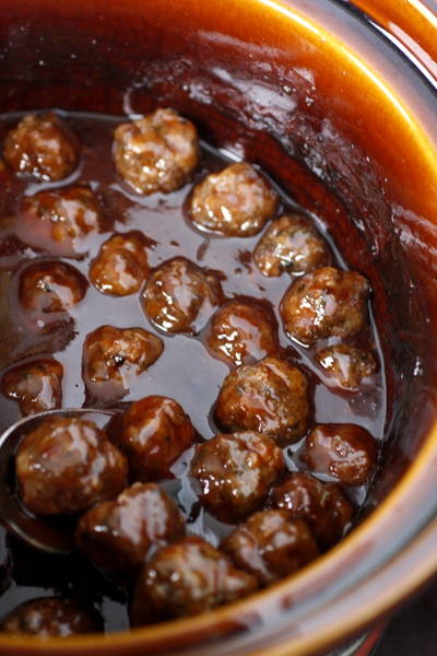 Crock Pot Grape Jelly Meatballs