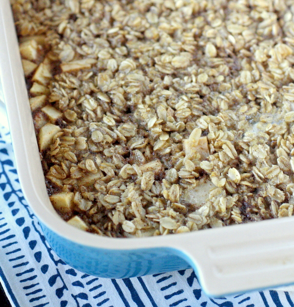 Amish Style Apple and Cinnamon Baked Oatmeal