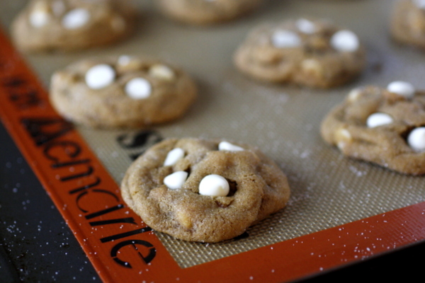 Soft White Chocolate Gingerbread Cookies